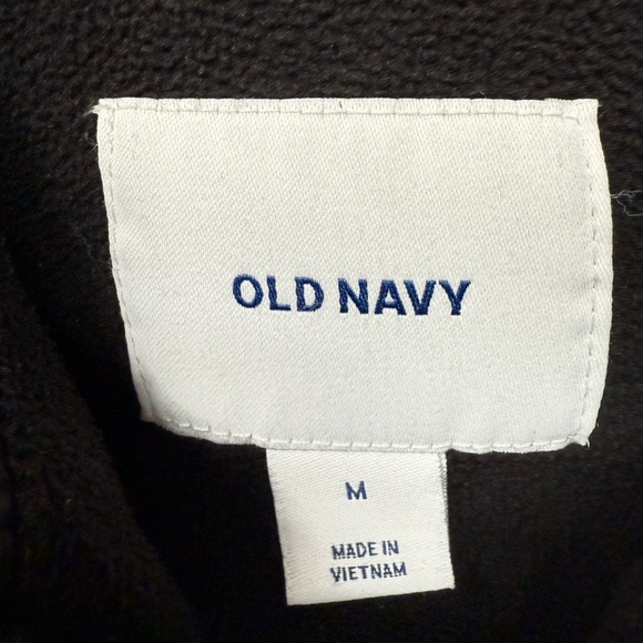 Old Navy Women's Black Puffer Vest - Picture 4 of 6